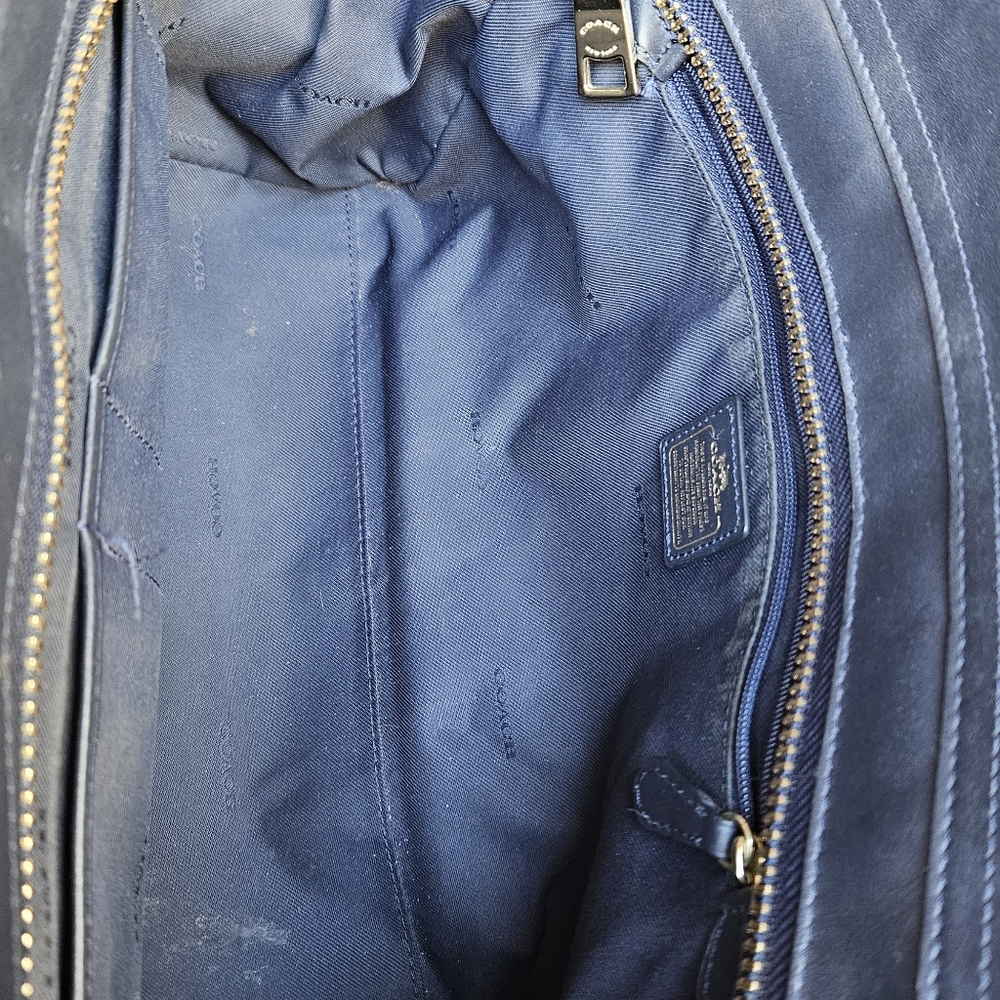 Coach Handbag with long strap - Picture 3 of 5